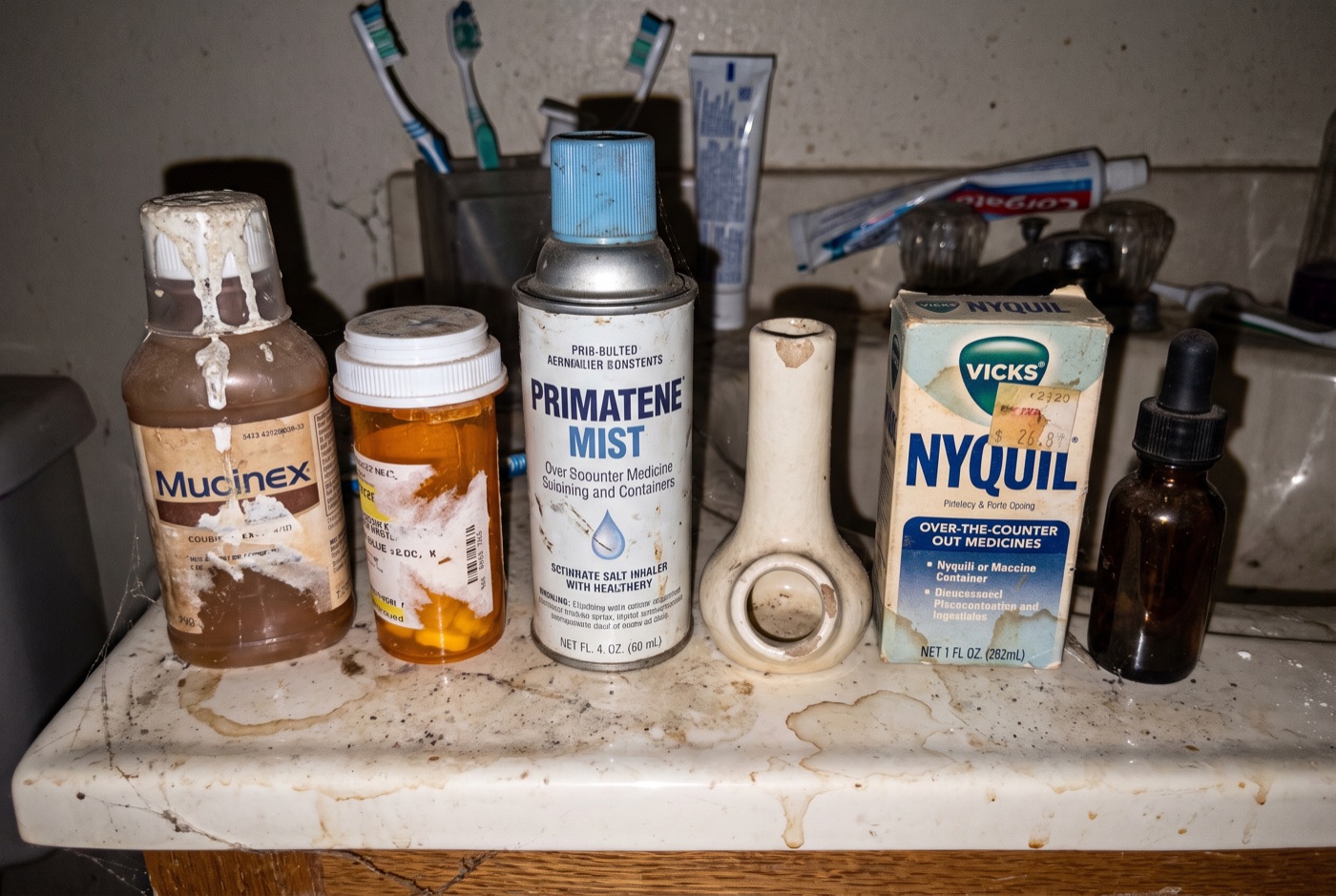 A lineup of common lung-support products reviewed for this guide, arranged on a bone-colored surface.